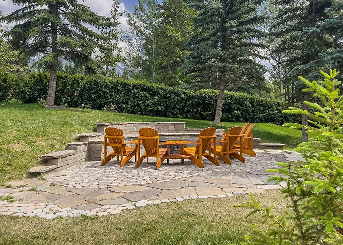 Ferienwohnung B212 Hot Tub, Ac X3, Parking, 2 Min To Banff Gate Canmore