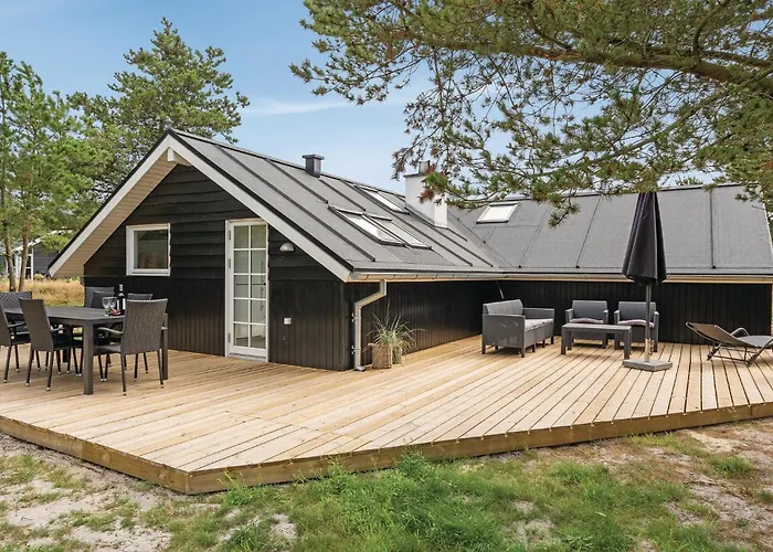Four-Bedroom Holiday Home In Blåvand