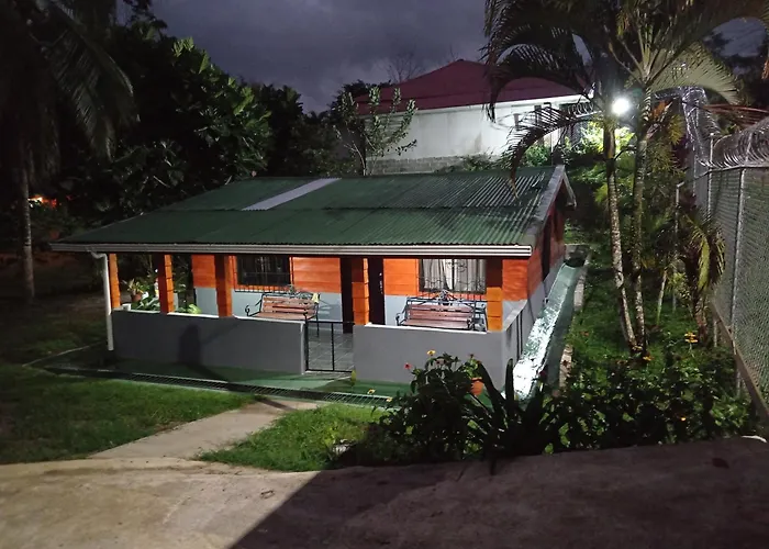 Angel Bee Lodge La Fortuna
