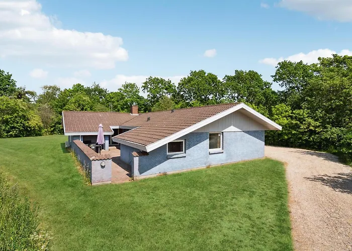 Gorgeous Home In Oksbol With Wifi