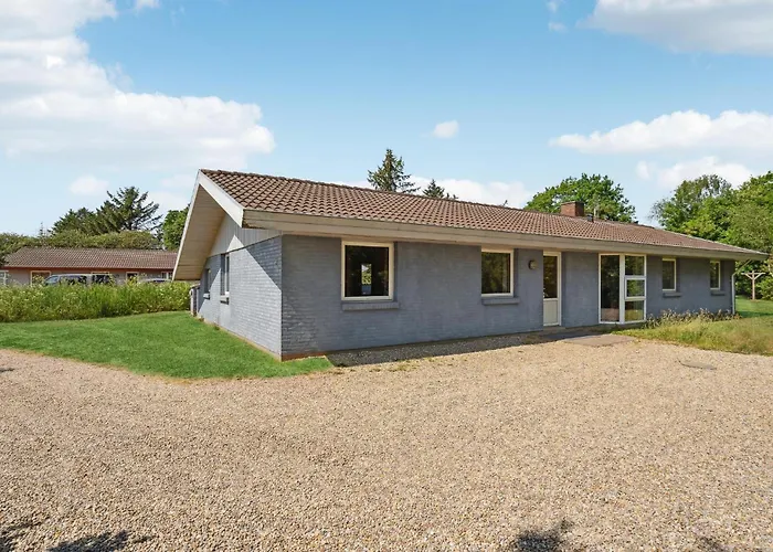 Gorgeous Home In Oksbol With Wifi