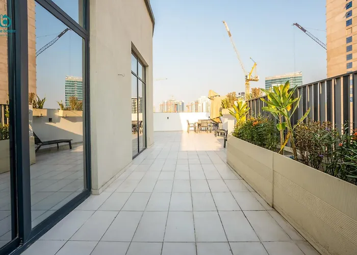 Ferienwohnung Blue Breeze - Elegant 1BR with Private Jacuzzi&Terrace in JVC Dubai