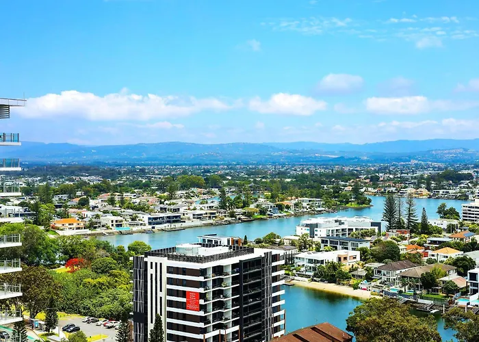 QTower 2BR Apt Pool&Gym, 6 Guests, Beach Walk Gold Coast