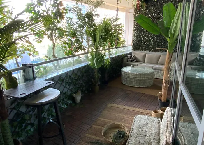 Fully Upgraded Luxurious One Bedroom Between Marina And Jbr Dubai