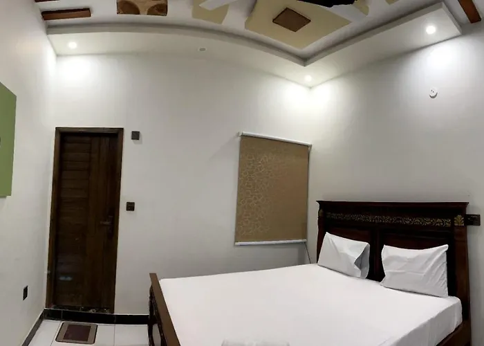 Nursery Guest House Karatschi