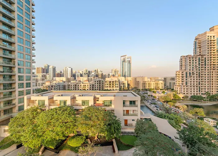 Luxe 1Br In Fairways East With Canal Views Dubai