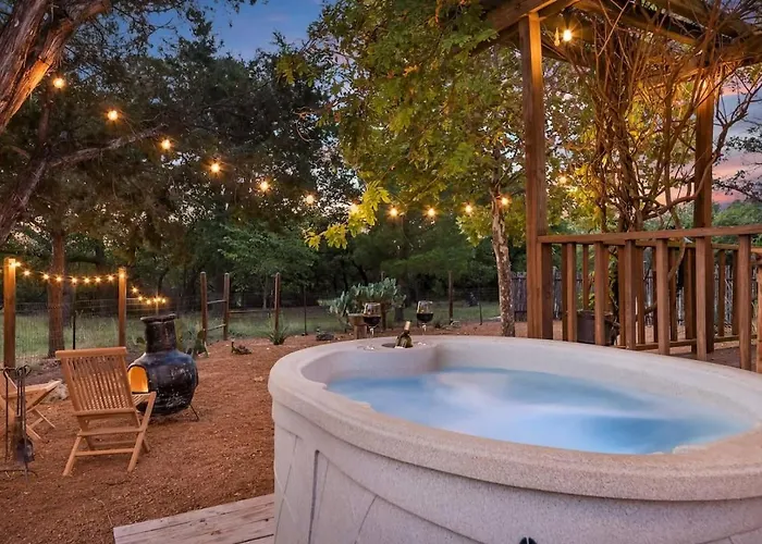 Falling Star, Hot Tub And Pet Friendly! Fredericksburg