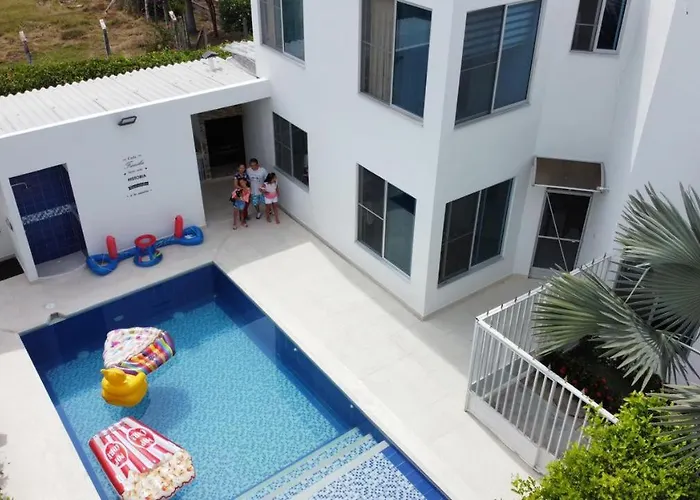 Villa Preciosa Casa Con Piscina, Jacuzzi Y Bbq En Girardot