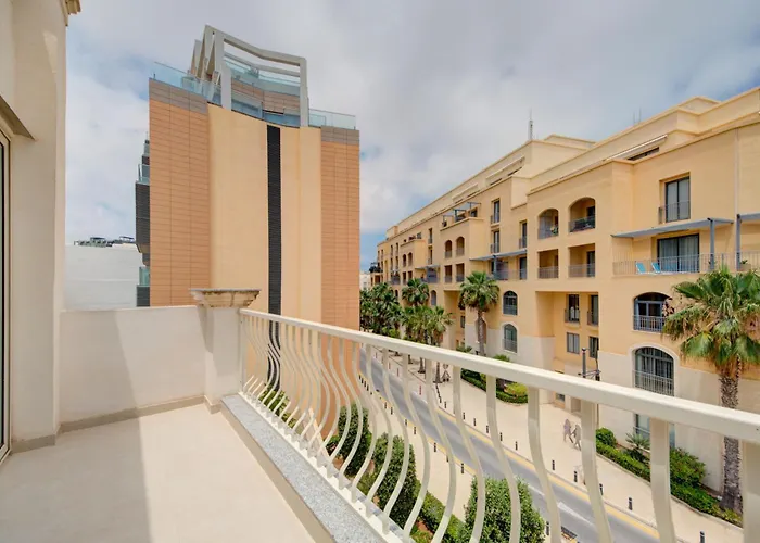 Ferienwohnung St Julian'S Skyline Penthouse With Jacuzzi San Ġiljan