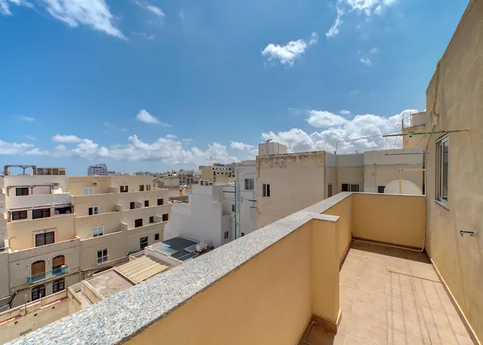 Sliema Exquisite Penthouse With Jacuzzi 2 Bedroom