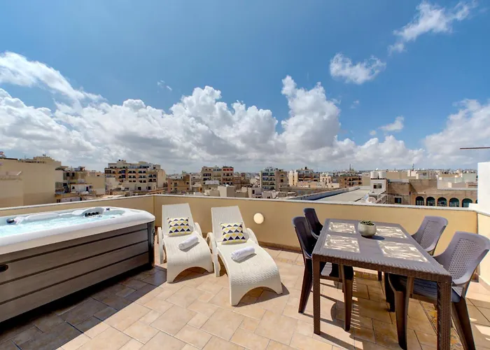 Sliema Exquisite Penthouse With Jacuzzi 2 Bedroom