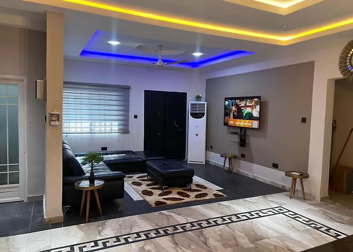 T-Roys Apartments Akkra