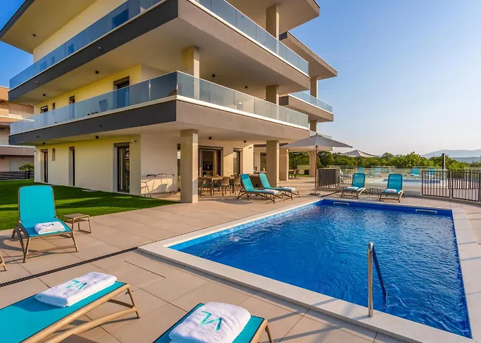 Pet Friendly Apartment In Malinska