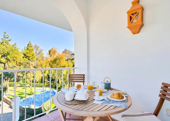 Penthouse Sea Views In Marbella Golden Mile, Puente Romano Area