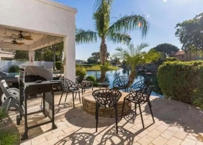 Modern Lakefront Paradise Chandler