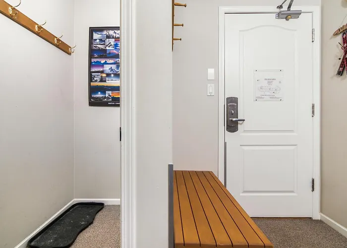 Town Plaza Suites By Golden Dreams Whistler