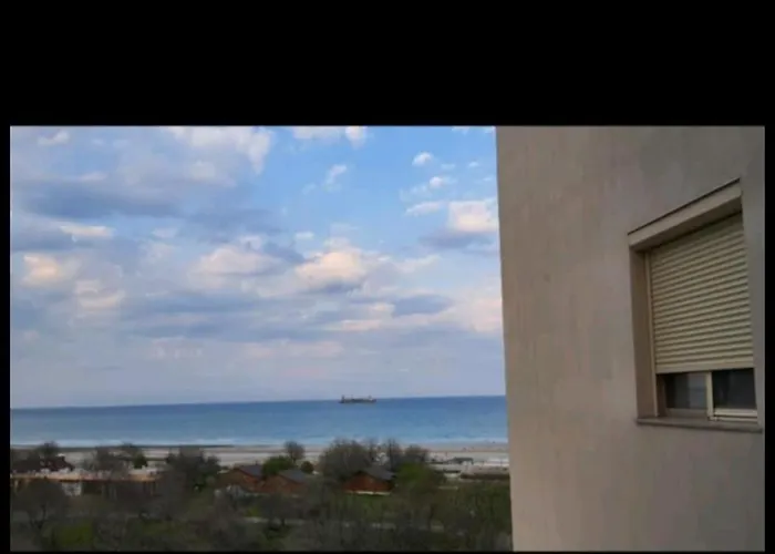 Frontal View By Twin Residence Mamaia