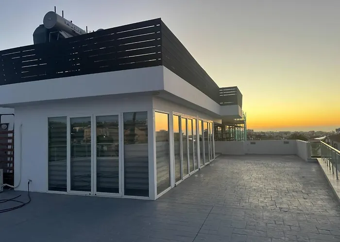 Ferienwohnung Penthouse Great View Hydromassage Penthouse Hottub Limassol