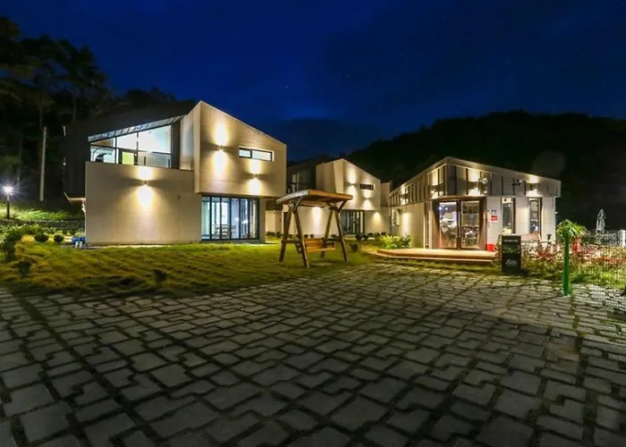 Mungyeong Arten Pool Villa