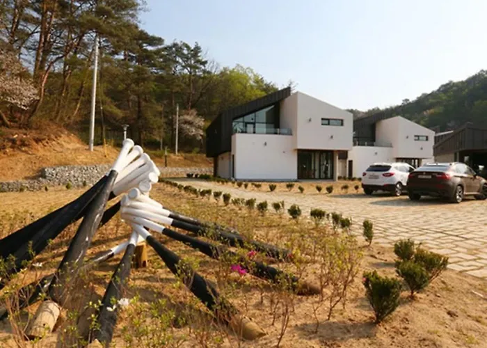Mungyeong Arten Pool Villa