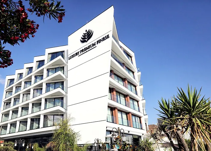 Hotel Luxury Premium Finese Golem 