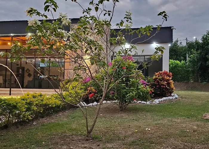 Villa Luxury Estate With Private Pool & Jacuzzi Sopetran
