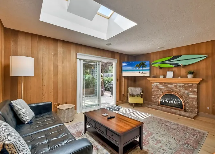 Hot Tub, Fire Pit, BBQ, Shuffleboard, Walk To Beach Carlsbad