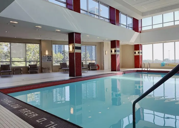 Urban Oasis - Modern 1 Bedroom W Pool Access Free Parking Toronto