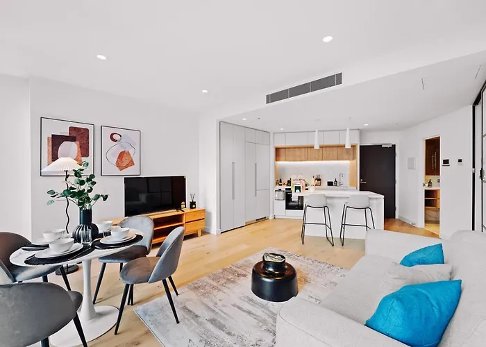 Lux Cbd Escape 2Br Apartment With Pool Gym Sauna Melbourne City