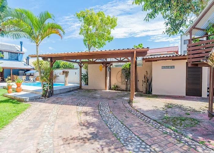 C109 Casa Grande Com Piscina Privada Para Ate 15 Pessoas Florianópolis