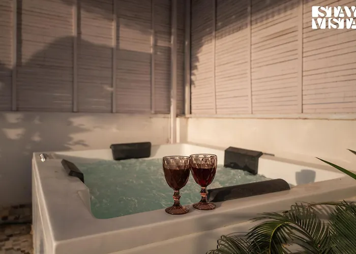 Stayvista At Arka Crest With Jacuzzi, Bonfire, Wi-Fi Udaipur