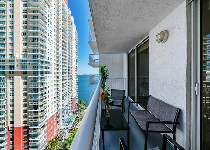 Amazing 2 Bedroom Apt At Brickell, Free Parking Miami
