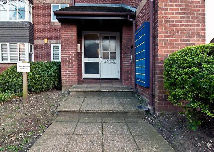 Luxurious Apt Zone 2, One Stop London Bridge!