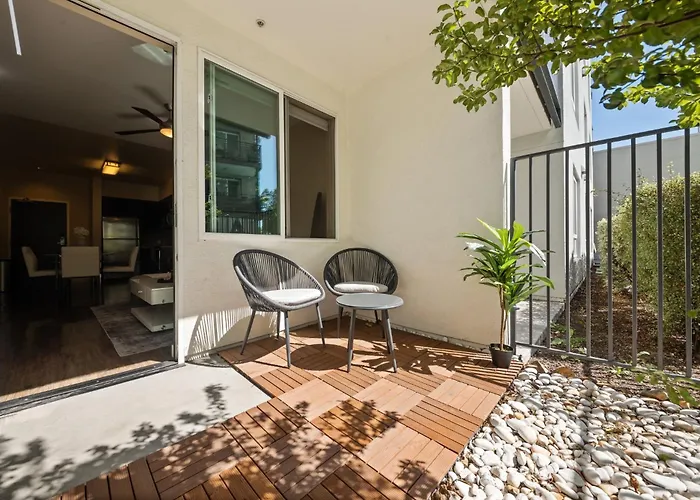 Ferienwohnung Chic 1Br Retreat With Pool, Gym & Jacuzzi In Mid Wilshire & Miracle Mile Los Angeles