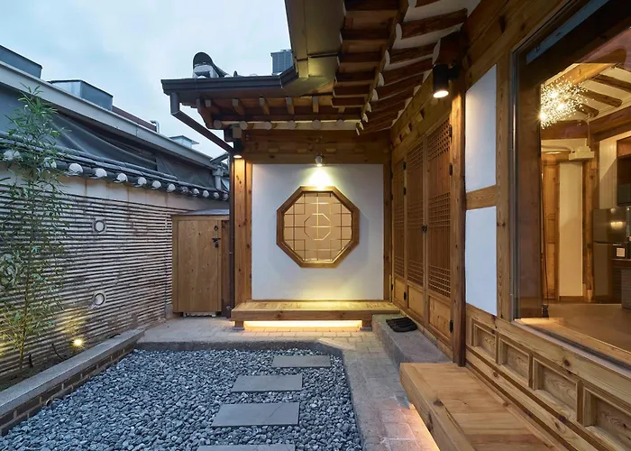 Luxury Hanok Harmony House Seoul