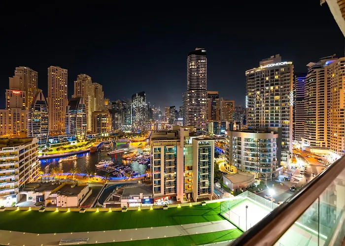 Luxurious 2Br Apt With Marina View & Private Jacuzzi Dubai
