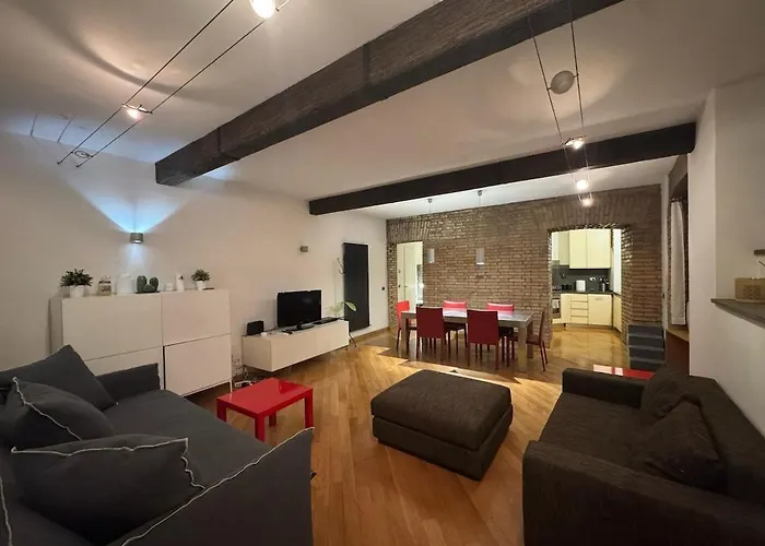 New! Renovated Apt In Ancient Rom