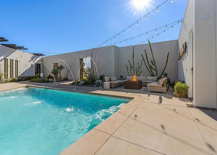 Spectacular Resort-Style Oasis By Rather Be Properties Palm Springs