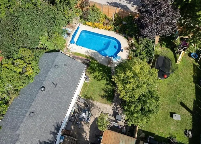 In Heart Of Kingston Downtown Pool Home