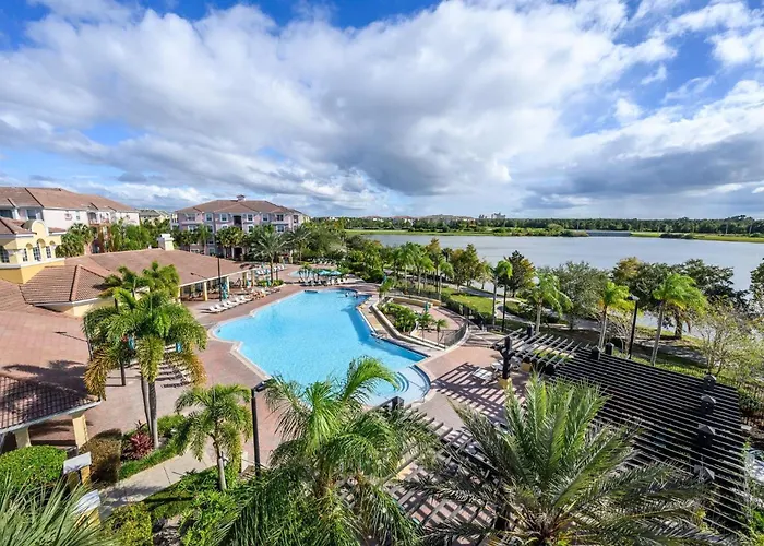 King Room With Bathroom Near Convention Center & Epic Universe Orlando