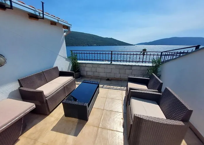 Luxury 3Br Duplex With Pool 2 Mins From Beach In Kumbor Herceg Novi