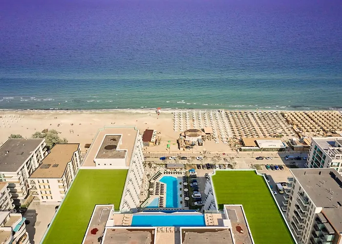 Boho Waves - Infinity Pool & Spa Resort Năvodari