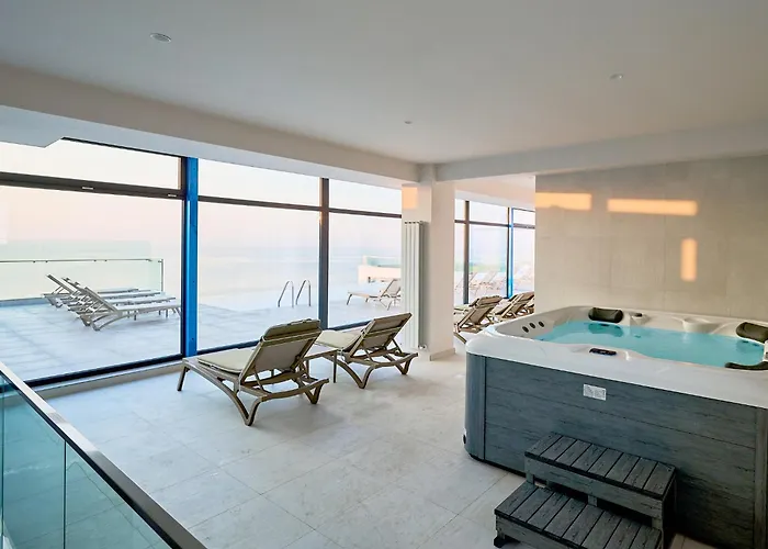 Aqua Vibes Std In Infinity Pool & Spa Resort Năvodari