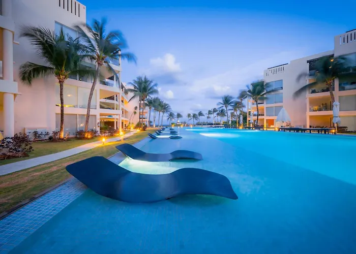 Infinity Pool And Private Beach Club - Luxury Complex The Elements Condos - Gh8 Playa del Carmen