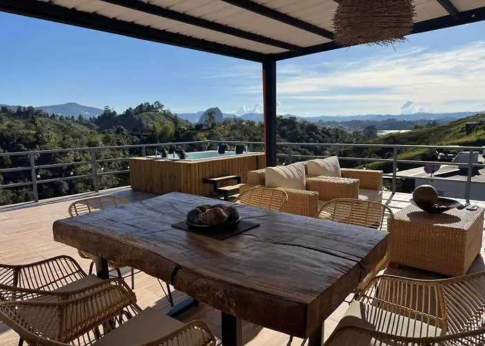 Mountain Home Close To Guatape Pueblo With Jacuzzi