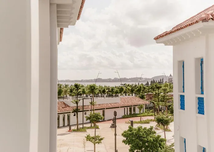 Ferienwohnung La Perla Seaside Retreat 6Br Hạ Long