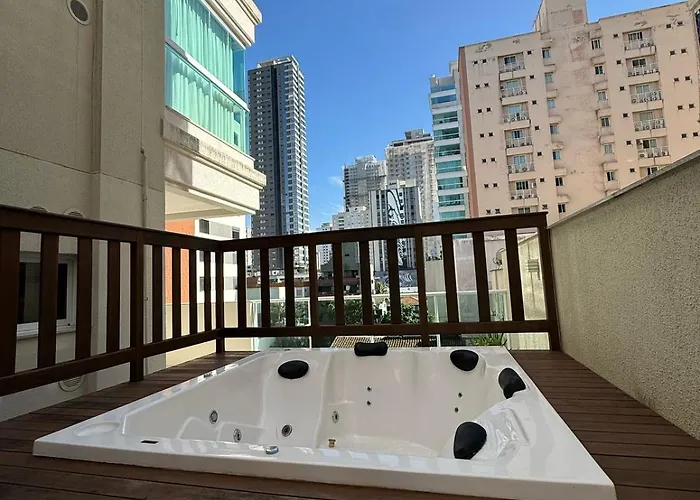 3 Suites Com Jacuzzi E Banheira, Prox Do Hard Rock Cafe Em Meia Praia Itapema
