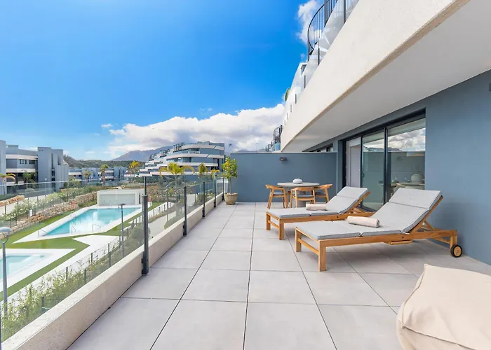 Oasis 325 - 2 Bedroom With Frontal Sea And Mountain View Estepona