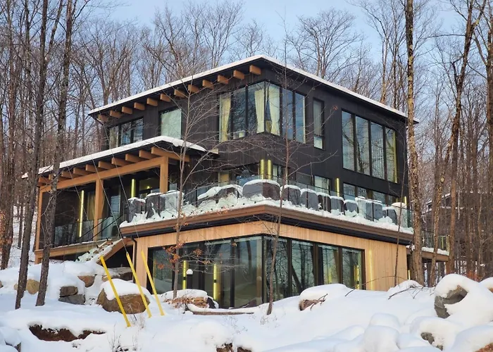 New! Lagom Evergreen 7 Bedrooms Indoor Pool Mont-Tremblant