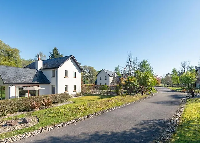 Large Home To Sleep 8 In Kenmare. Free Use Of Pool Onsite